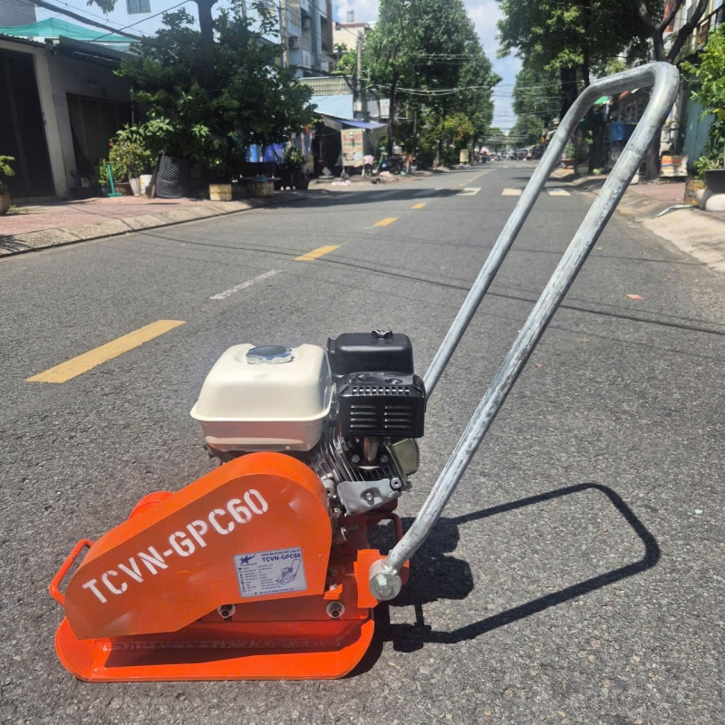 Đầm bàn chạy xăng TCVN-GPC60