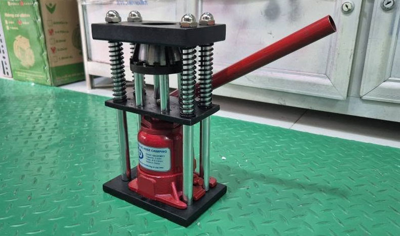 Dụng cụ bấm ống thủy lực GB-HCM13 – Khuôn Ø8–13mm
